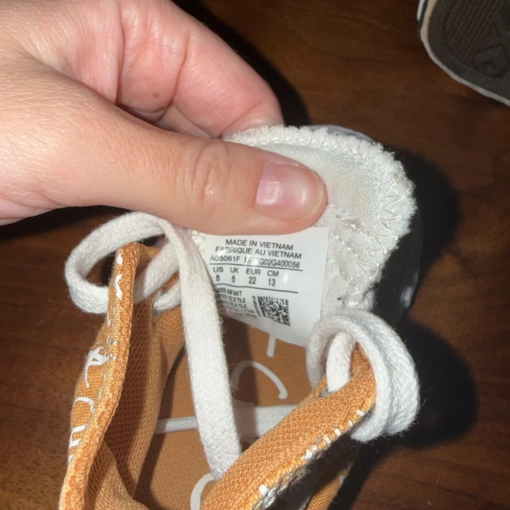 Converse‎ Kids High-Top Sneakers in Orange and White